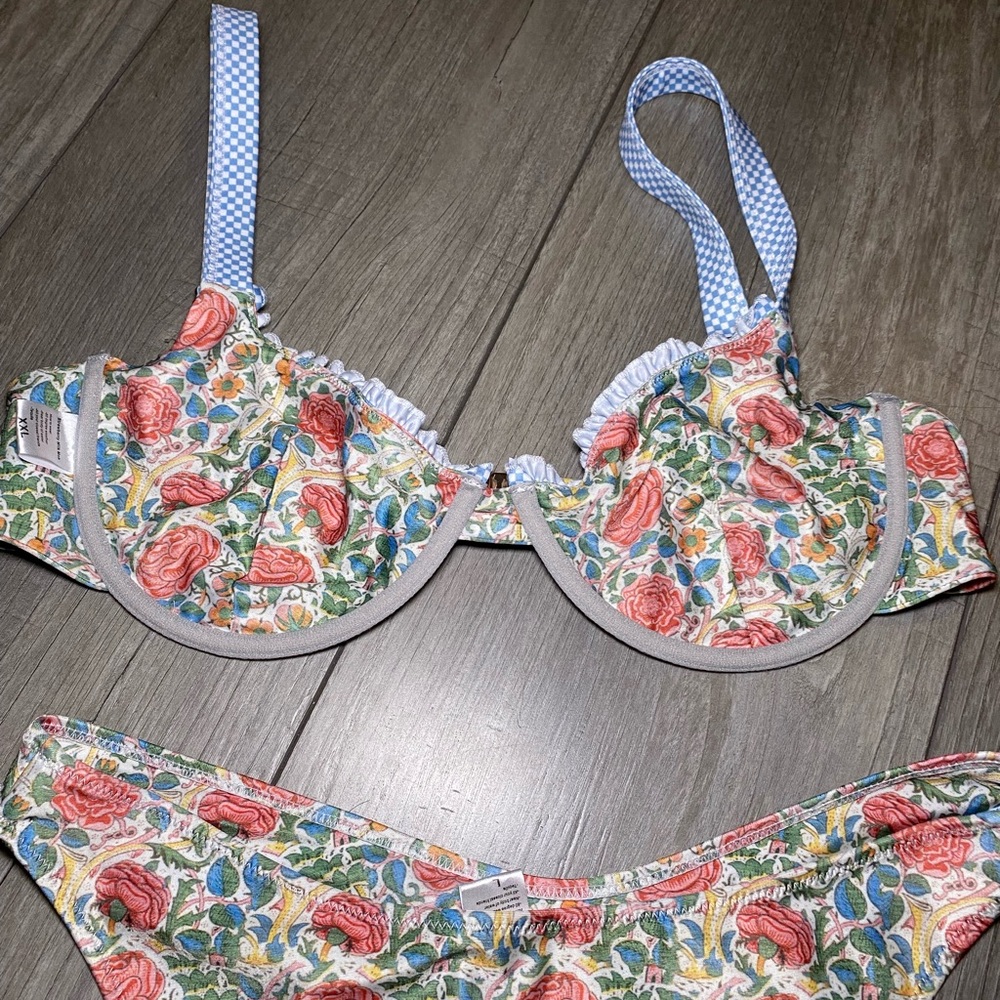 EUC Like New Ladybird Bikini Top (XXL) and Bottom (Large) Floral Ruffle Gingham - Picture 13 of 15
